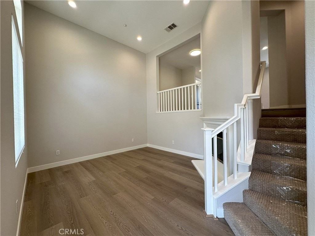2252 Schlaepfer Dr - Photo 7 of 33