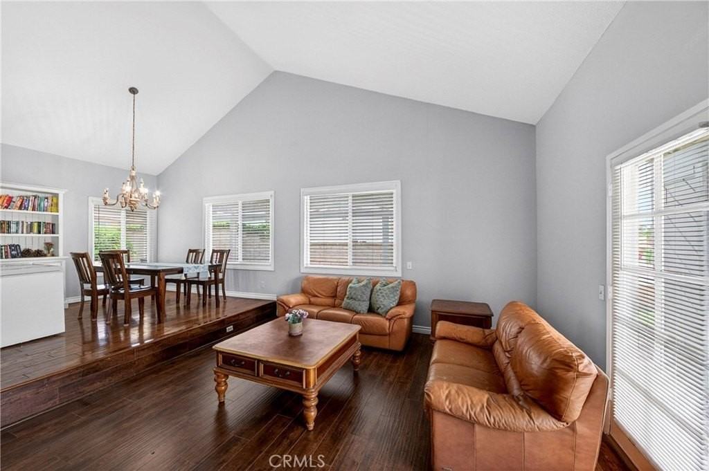 2540 Royale Pl - Photo 2 of 35