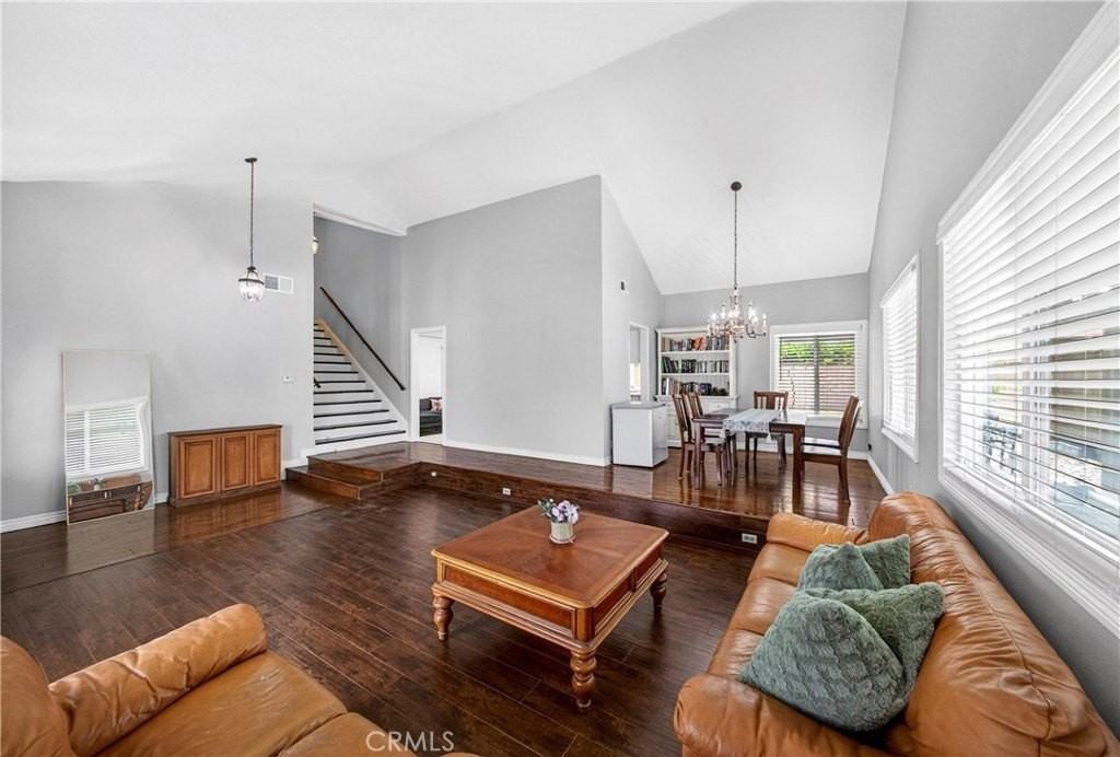 2540 Royale Pl - Photo 4 of 35