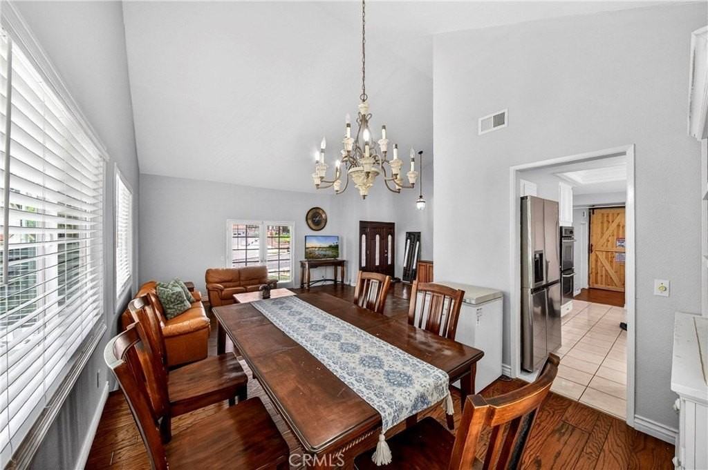 2540 Royale Pl - Photo 5 of 35