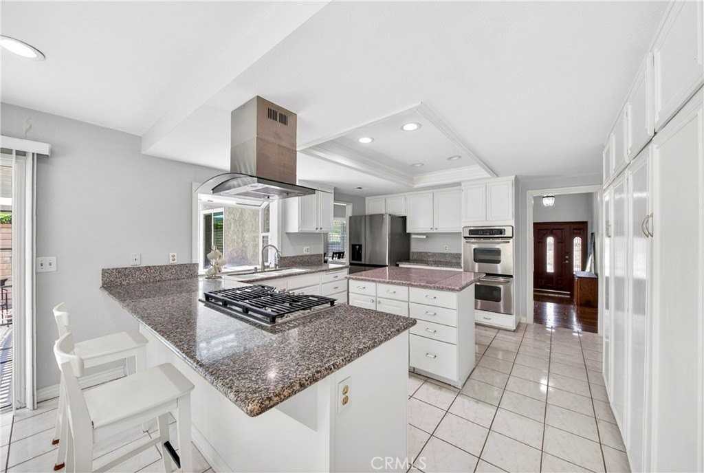 2540 Royale Pl - Photo 7 of 35