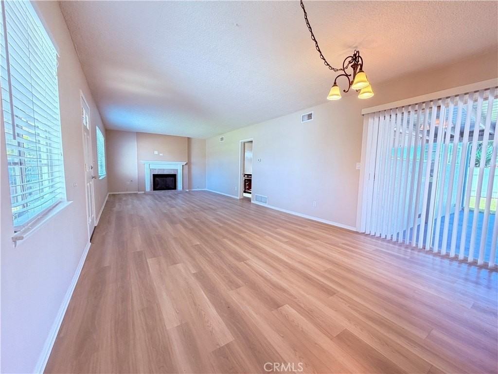 14820 Ragan Dr - Photo 3 of 27