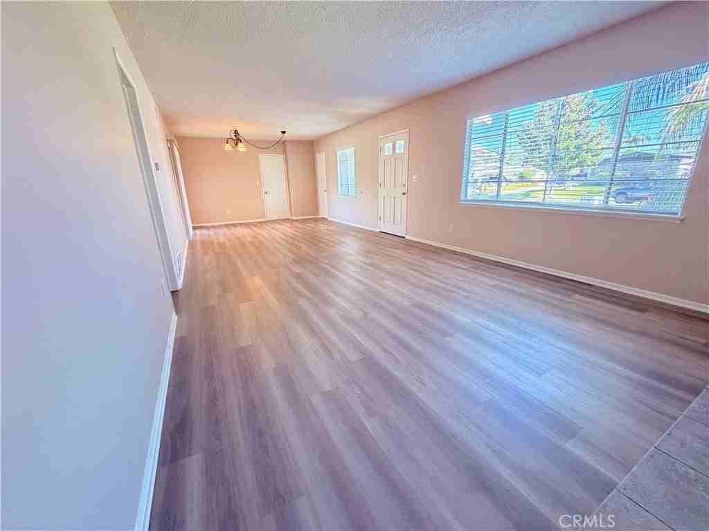 14820 Ragan Dr - Photo 5 of 27
