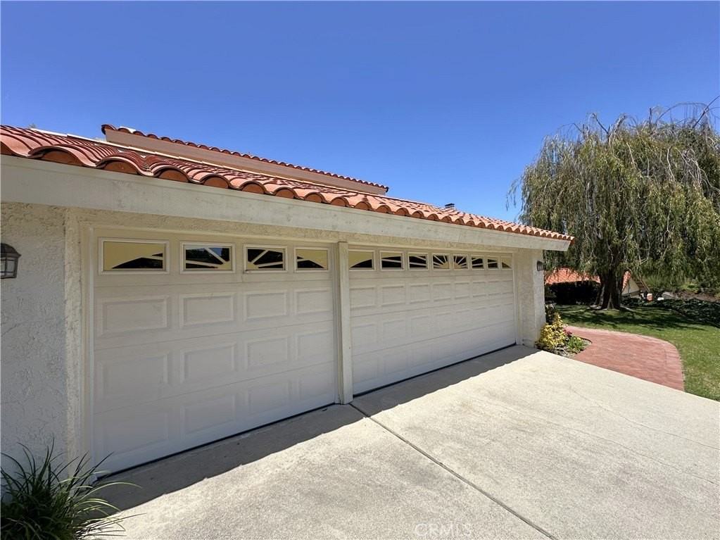 26543 Academy Dr - Photo 3 of 50