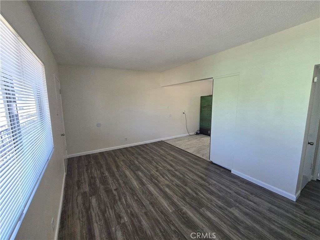 1140 W 120th St #8 - Photo 3 of 15
