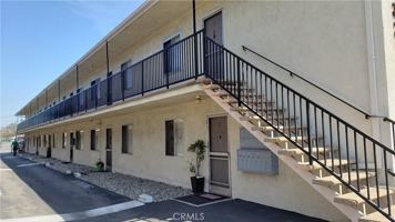 featured image of 325 W Carson St #8
