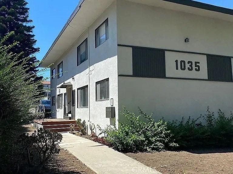 1035 S Alma St #2 - Photo 2 of 7