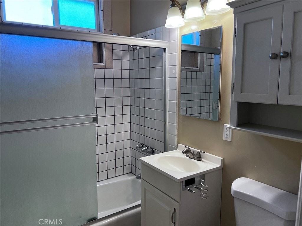 5934 White Oak Ave - Photo 5 of 21