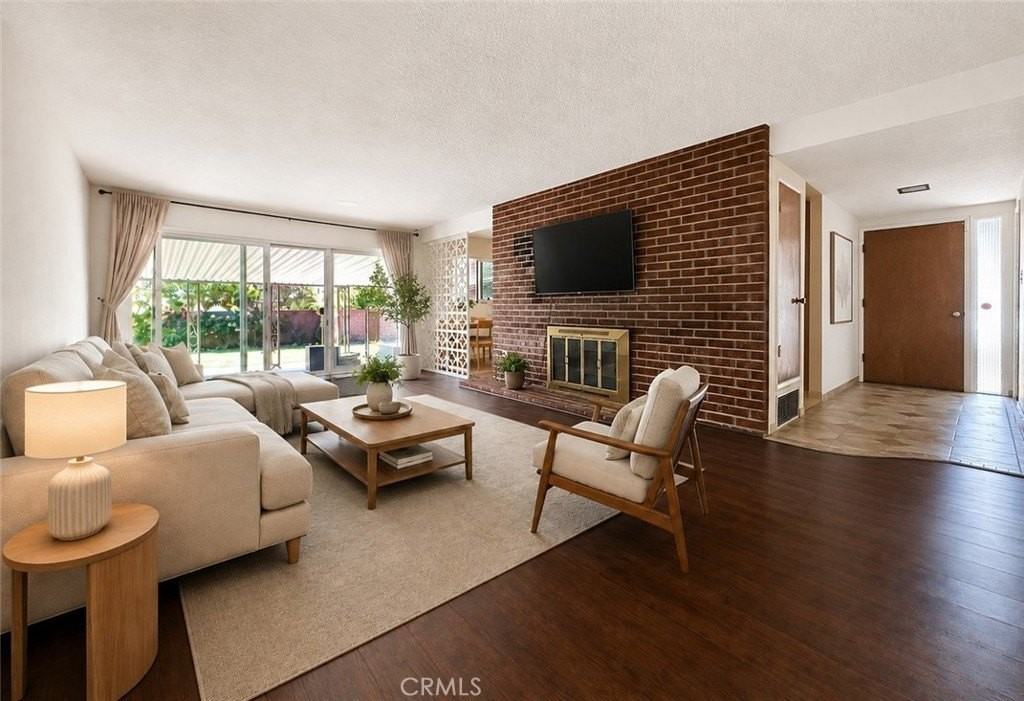 16404 Mayall St - Photo 4 of 23