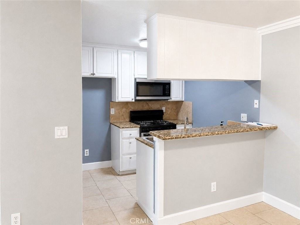 7035 Woodley Ave #130 - Photo 3 of 19
