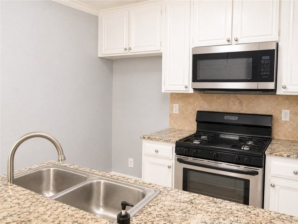 7035 Woodley Ave #130 - Photo 5 of 19
