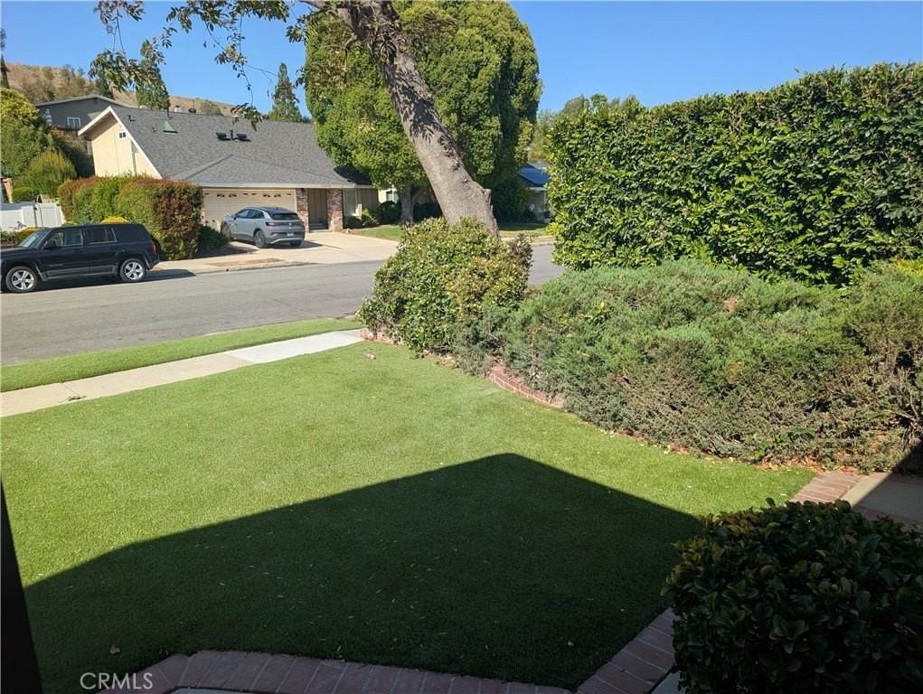 30516 Sandtrap Dr - Photo 2 of 27