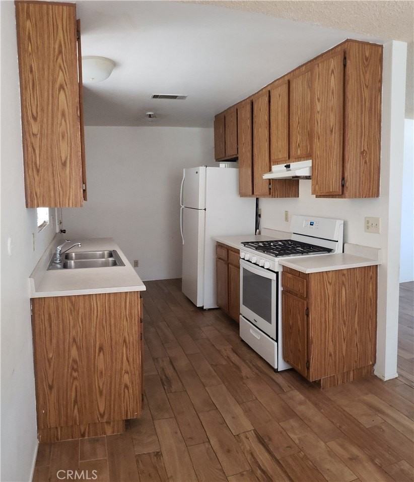 1964 W Oakland Ave - Photo 3 of 13