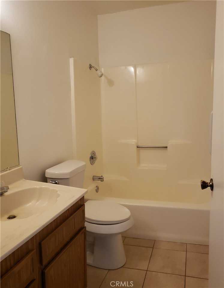 1964 W Oakland Ave - Photo 5 of 13