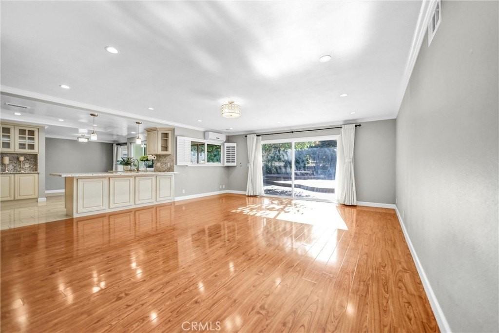 452 W Winnie Way - Photo 5 of 40