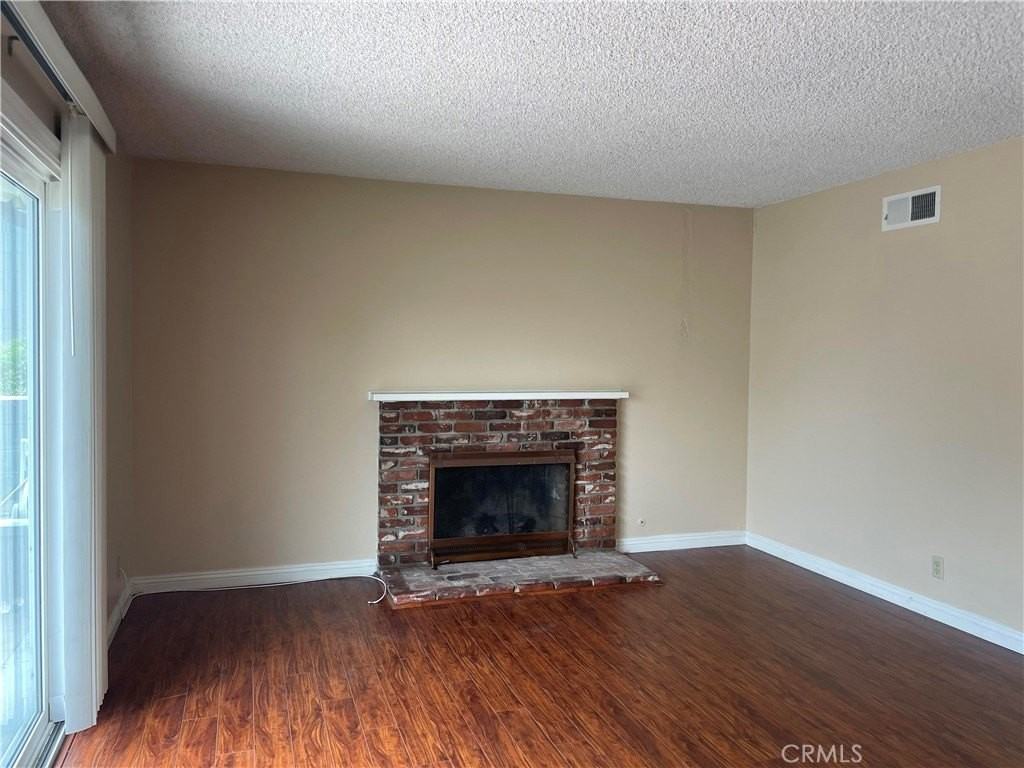 2240 Electra Ave - Photo 3 of 11