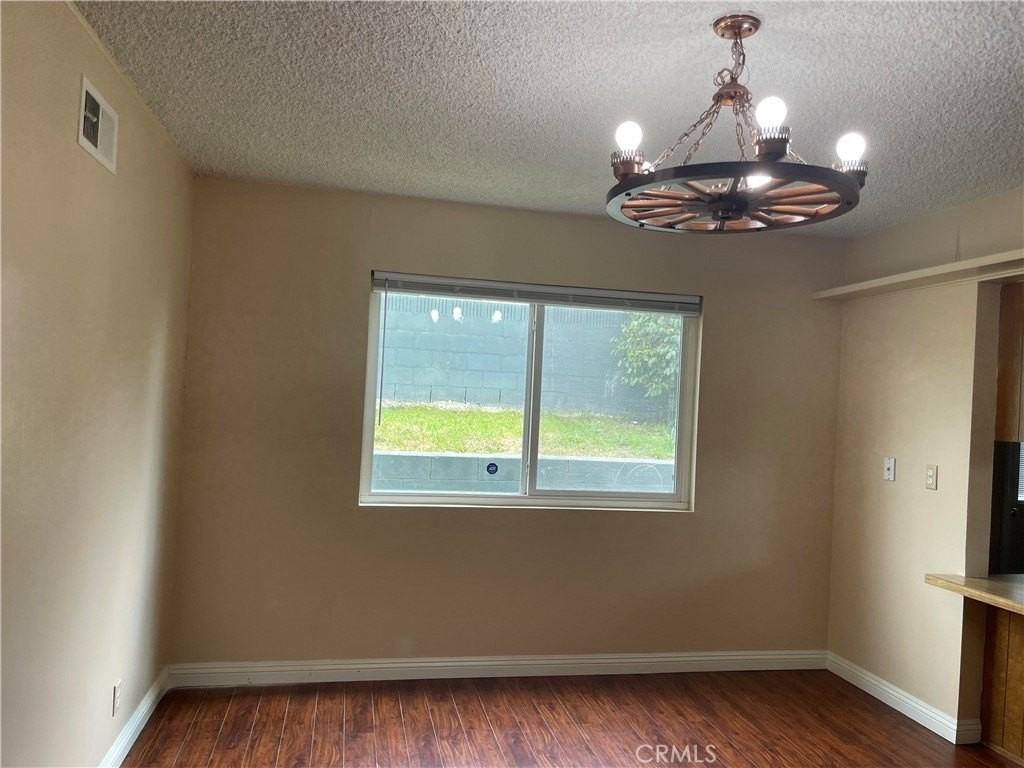 2240 Electra Ave - Photo 4 of 11