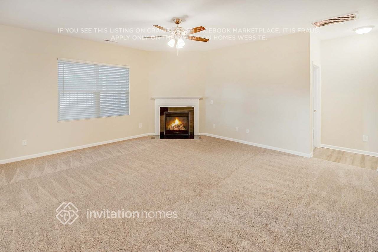 1006 Perennial Ln - Photo 5 of 29