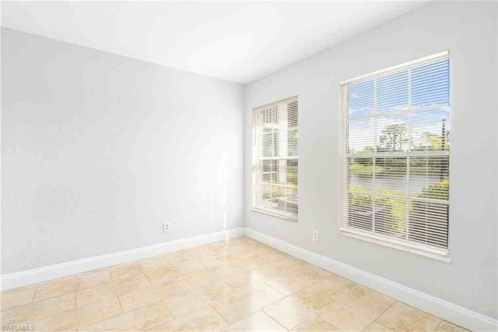 116 Santa Clara Dr #12 - Photo 4 of 34