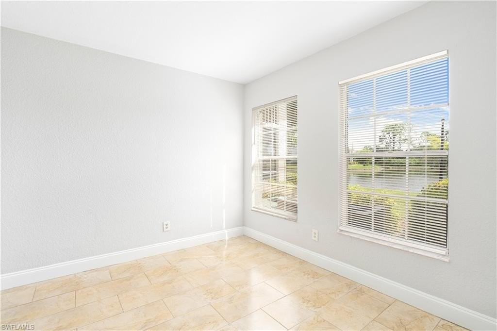 185 Santa Clara Dr #13 - Photo 4 of 34