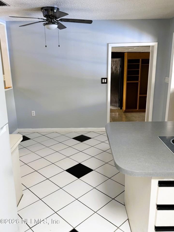 5410 Manfields Pl - Photo 5 of 17