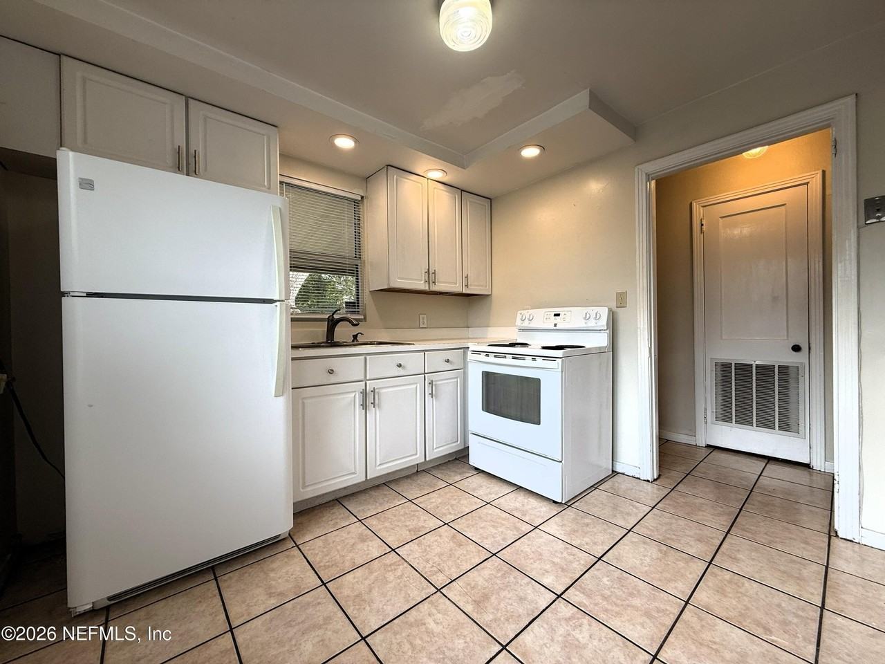 1338 Wolfe St #2 - Photo 4 of 8