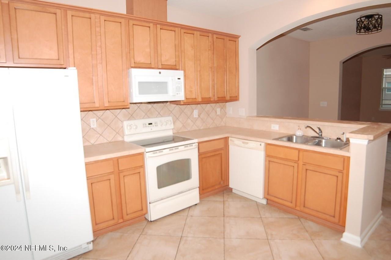 13088 Shallowater Rd - Photo 6 of 25