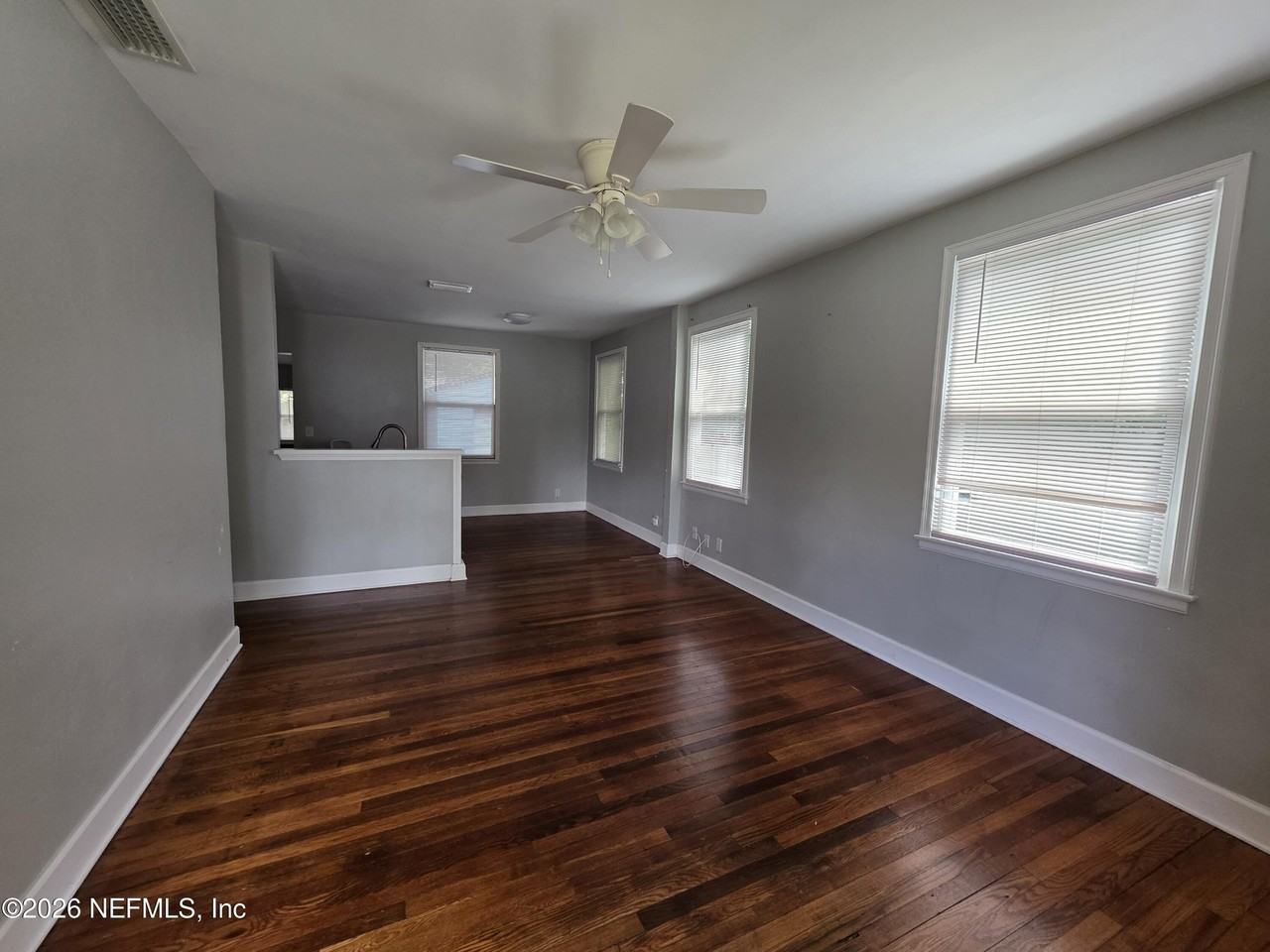 3353 Dellwood Ave - Photo 5 of 16