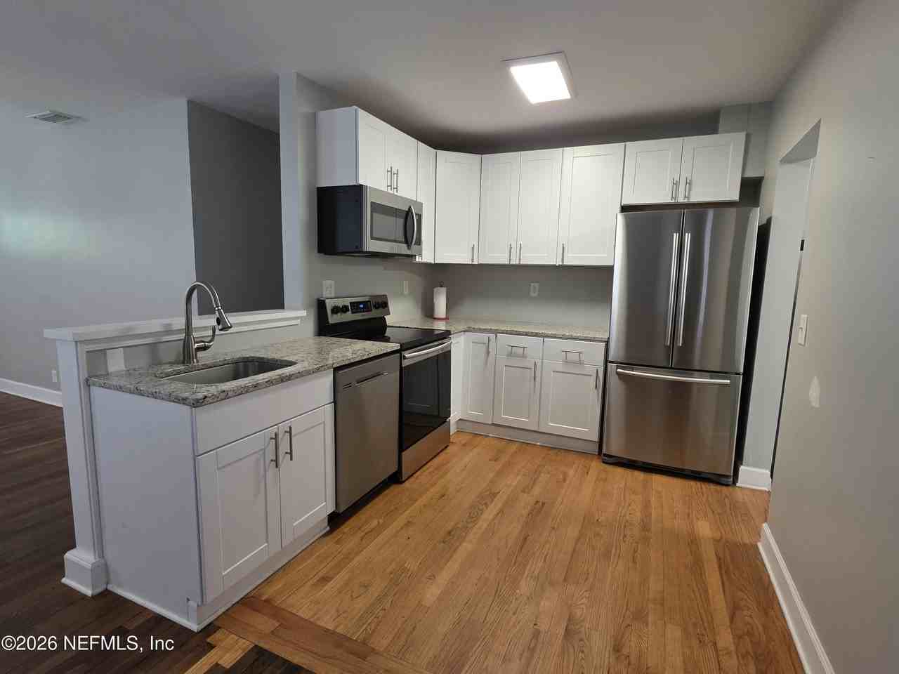 3353 Dellwood Ave - Photo 6 of 16