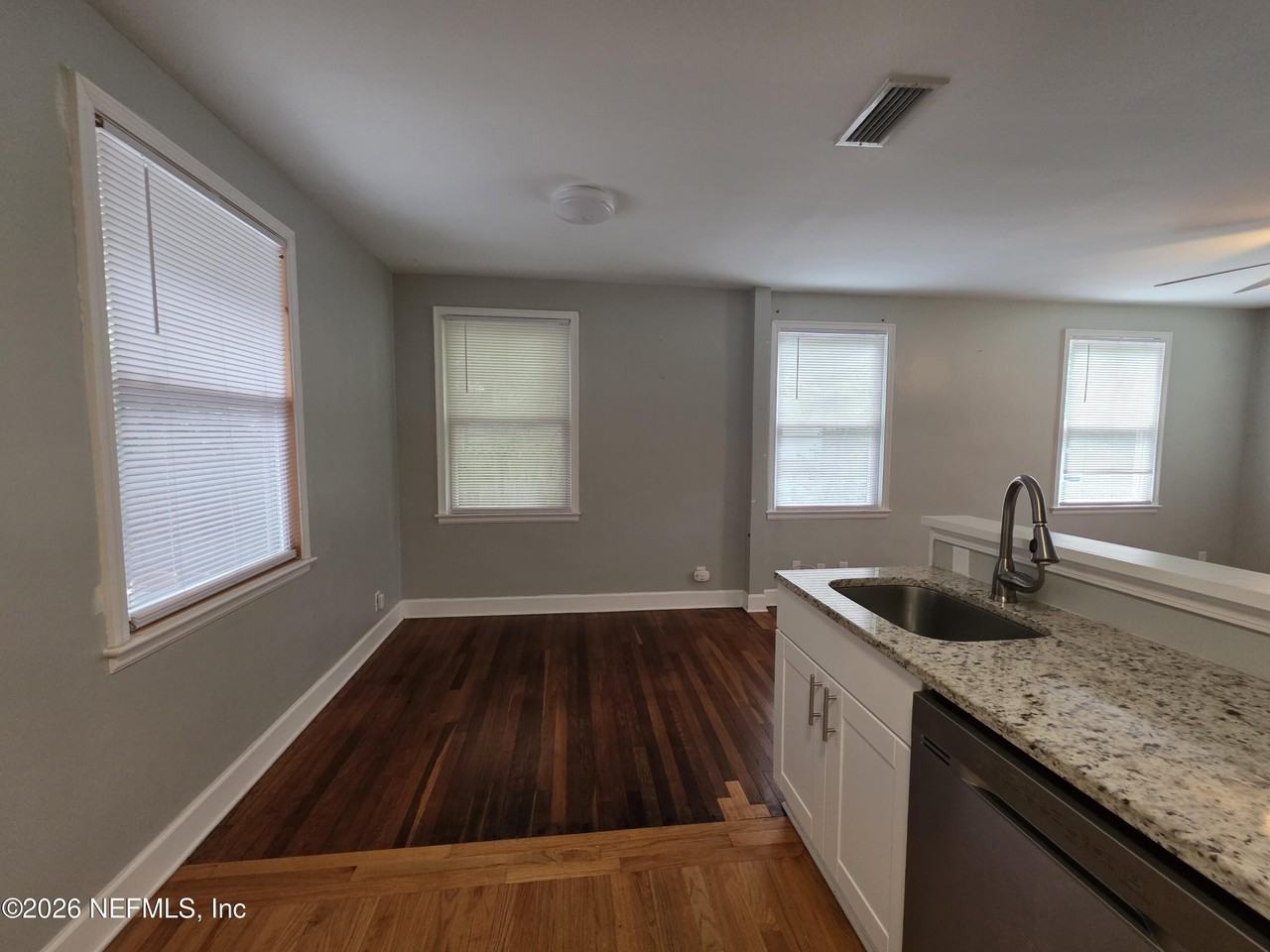 3353 Dellwood Ave - Photo 7 of 16
