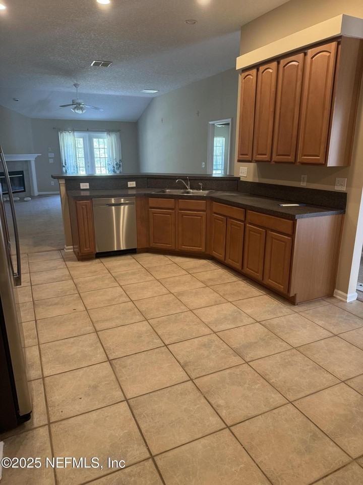1260 Ribbon Rd - Photo 6 of 12