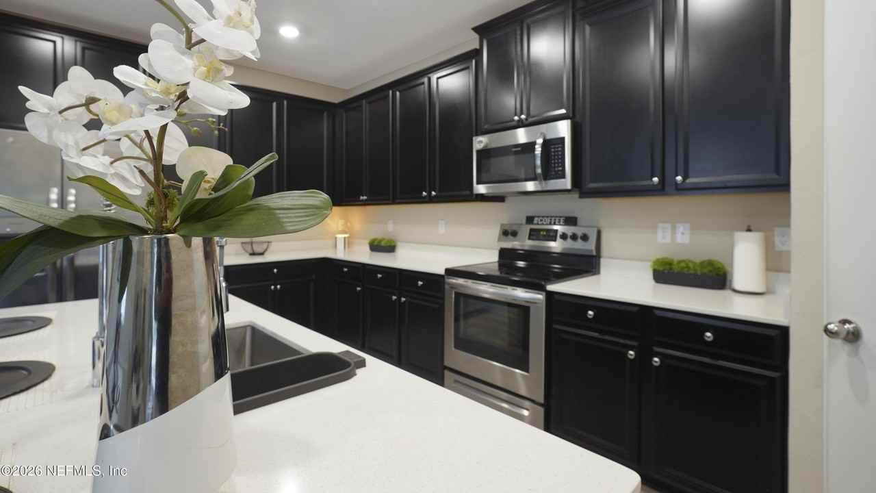 10815 Ventnor Ave - Photo 5 of 25