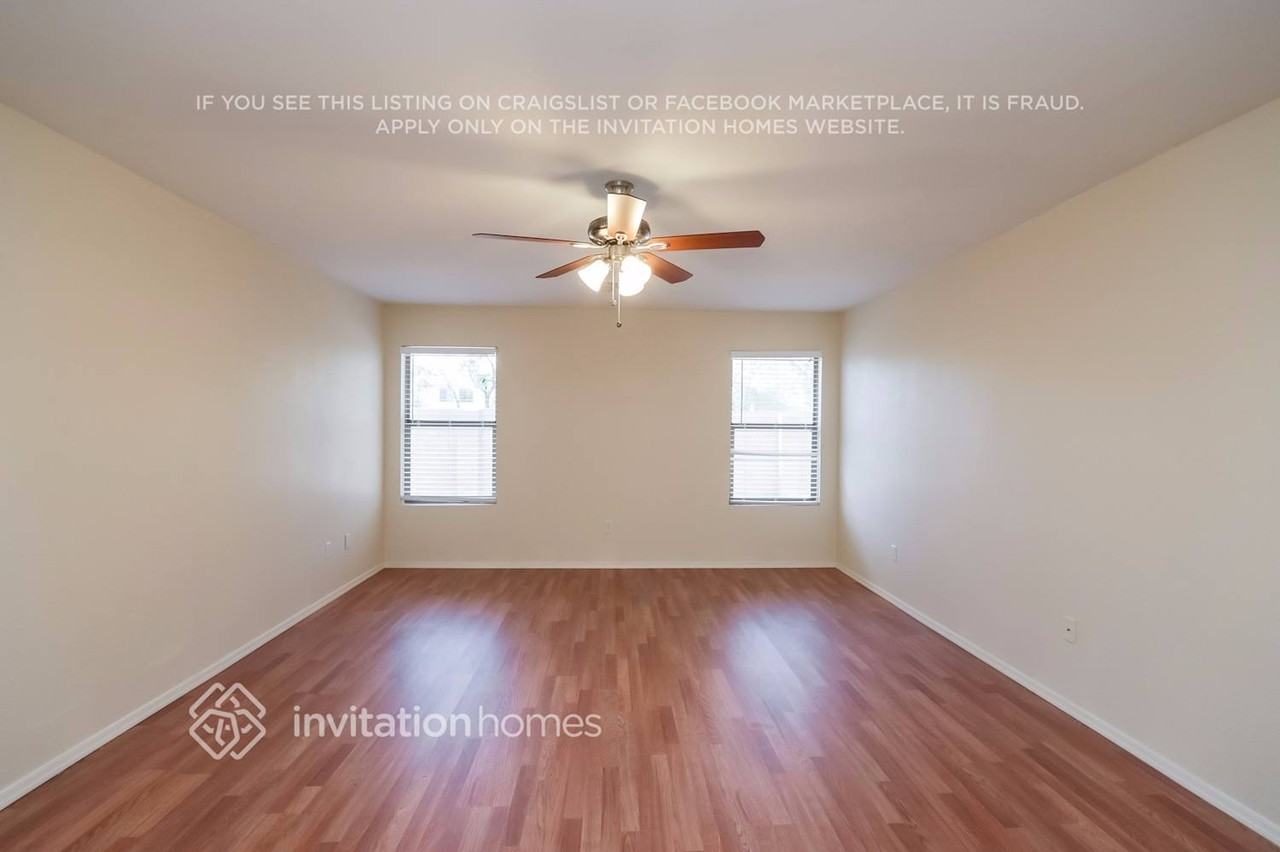 2887 E Cherry Hills Dr - Photo 3 of 12