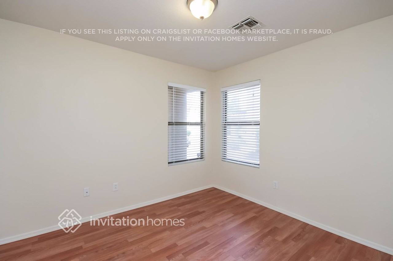 2887 E Cherry Hills Dr - Photo 4 of 12