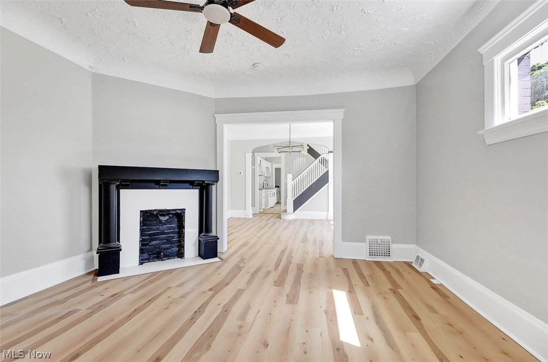9807 Parkgate Ave - Photo 3 of 24