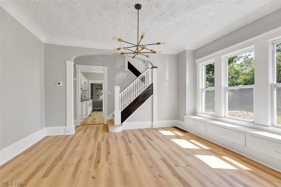 9807 Parkgate Ave - Photo 4 of 24
