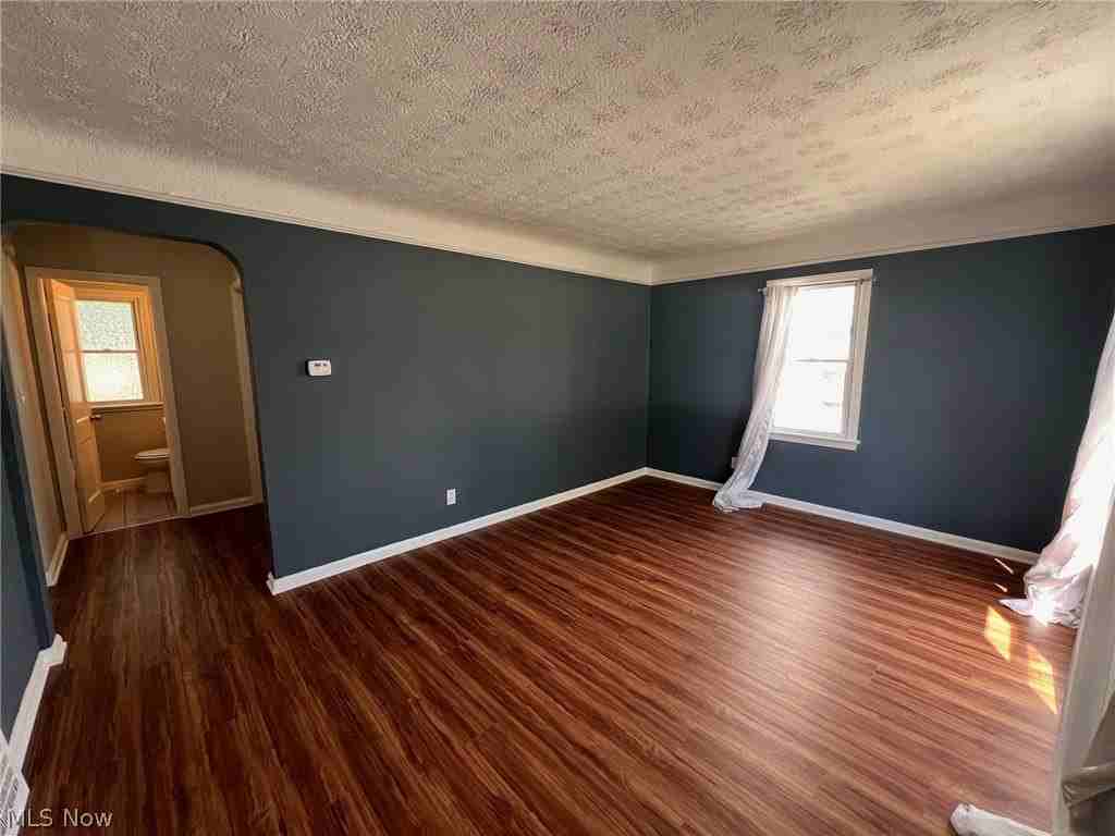 4606 Lincoln Ave - Photo 2 of 22
