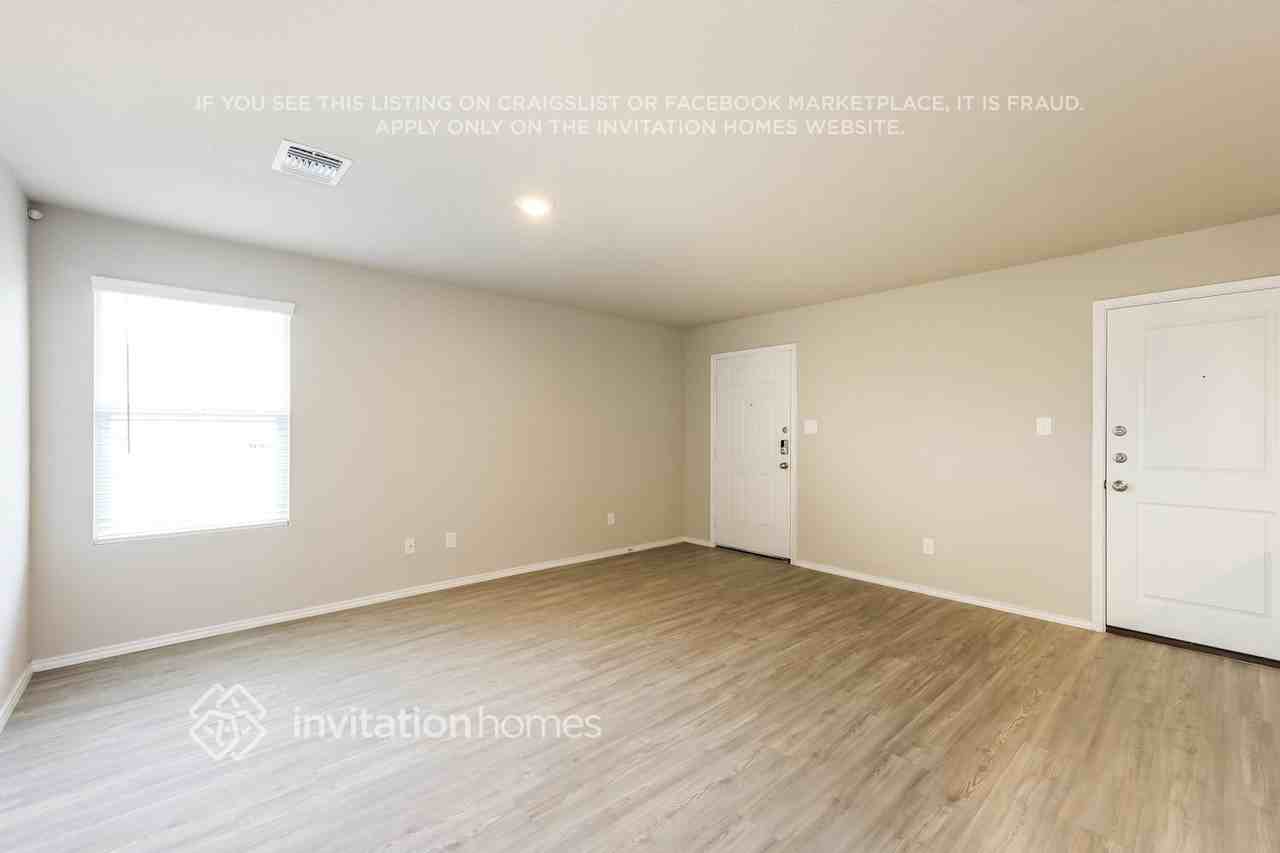 7312 Plata Cir - Photo 5 of 17