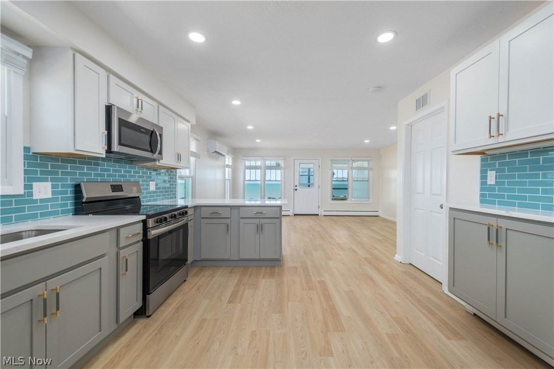 3842 Edgewater Dr - Photo 6 of 50