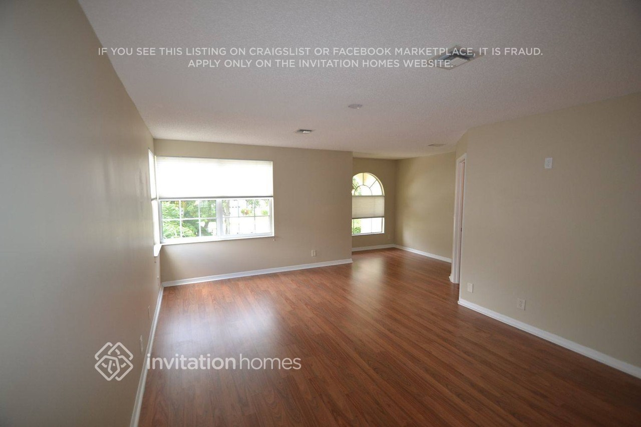 9404 Nw 8th Cir - Photo 4 of 13