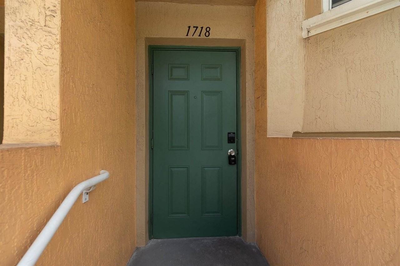1718 Ne 6th St - Photo 2 of 28
