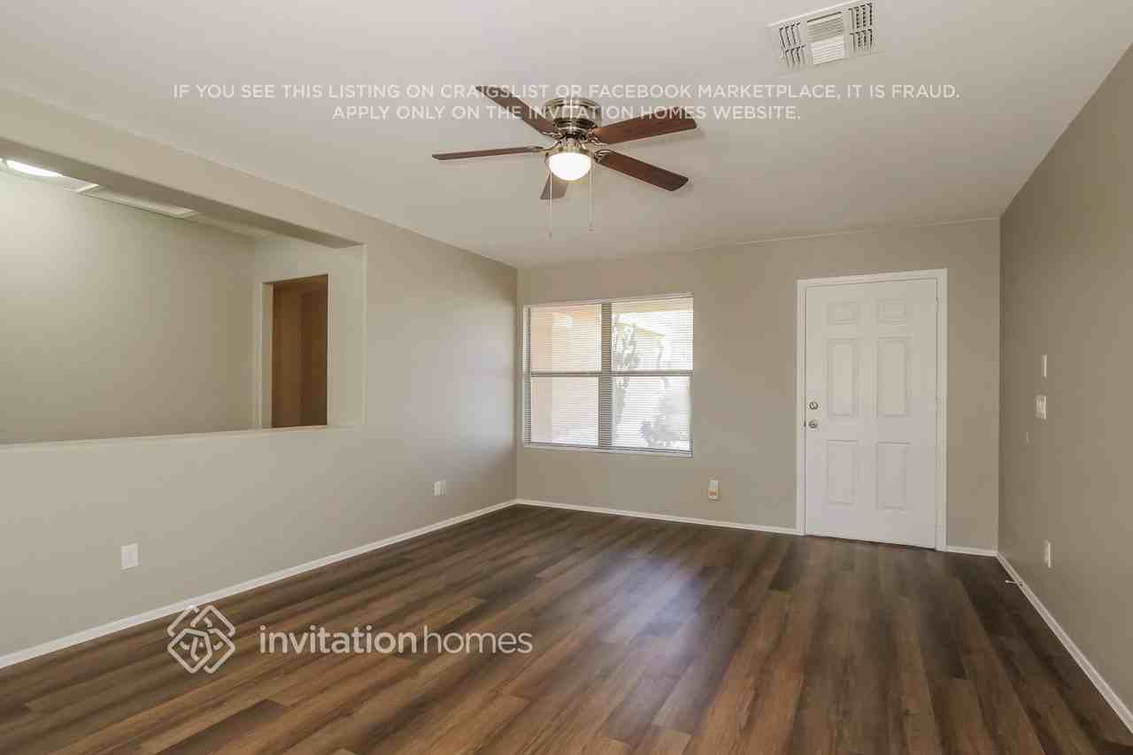 11765 W Dahlia Dr - Photo 3 of 15