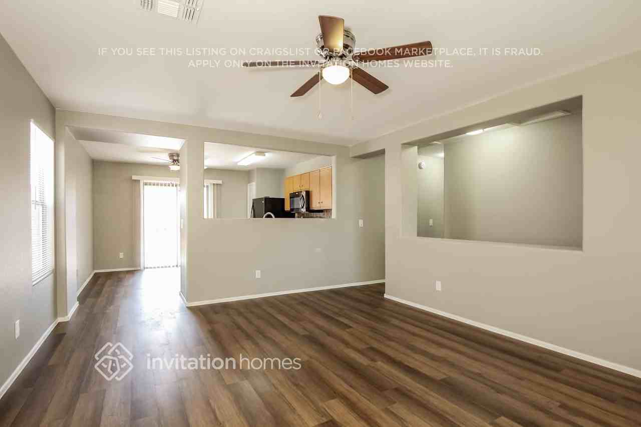 11765 W Dahlia Dr - Photo 4 of 15