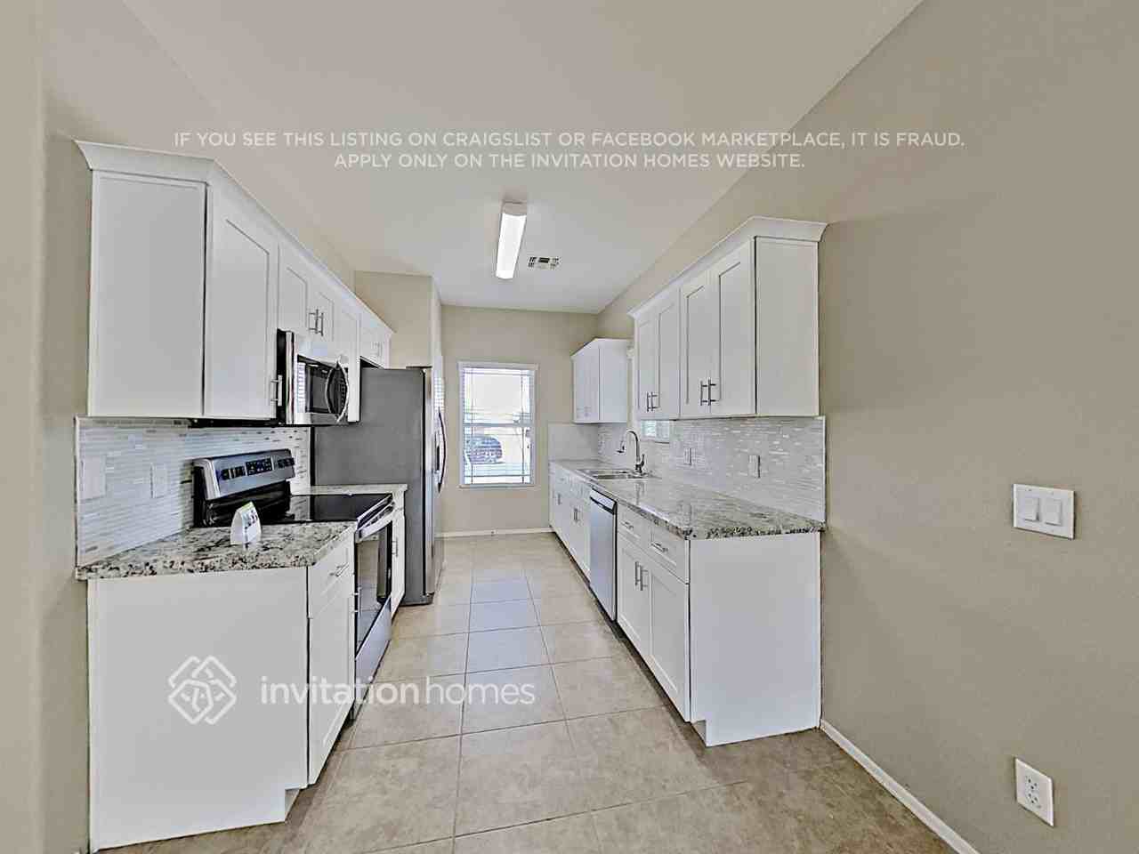 13177 W Calavar Rd - Photo 6 of 17