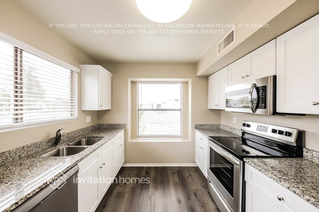 8702 W Indianola Ave - Photo 5 of 16