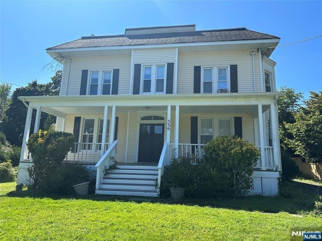 336 Cedar Ave #B - Photo 5 of 12