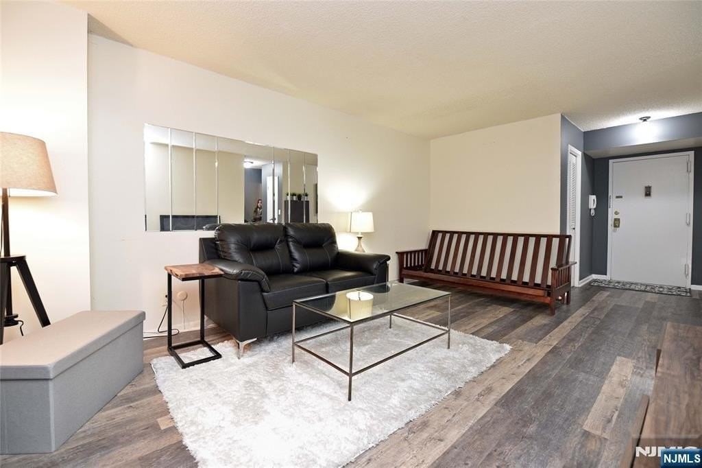 160 Overlook Ave #3E2 - Photo 7 of 15
