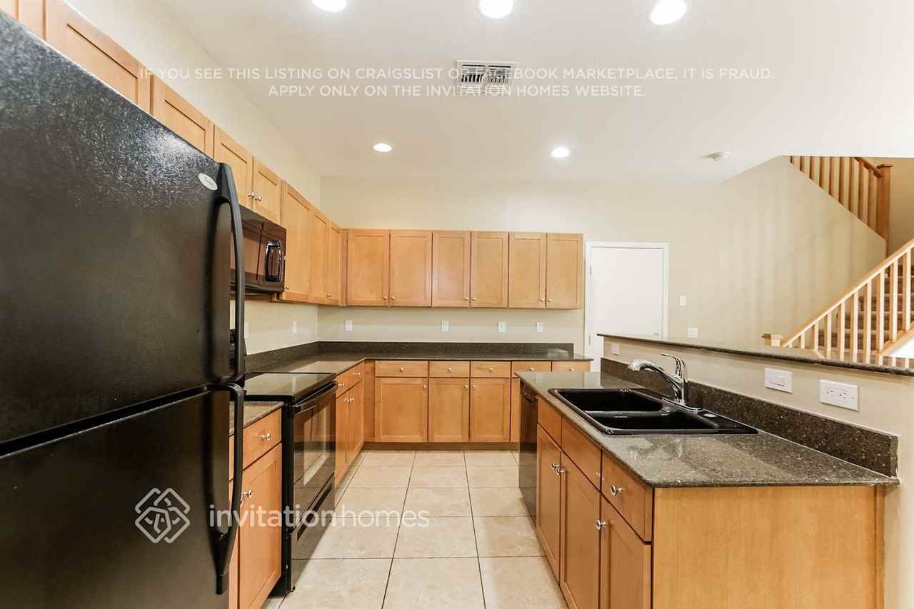 5816 E Hoover Ave - Photo 6 of 19