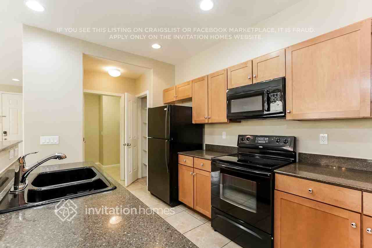 5816 E Hoover Ave - Photo 7 of 19