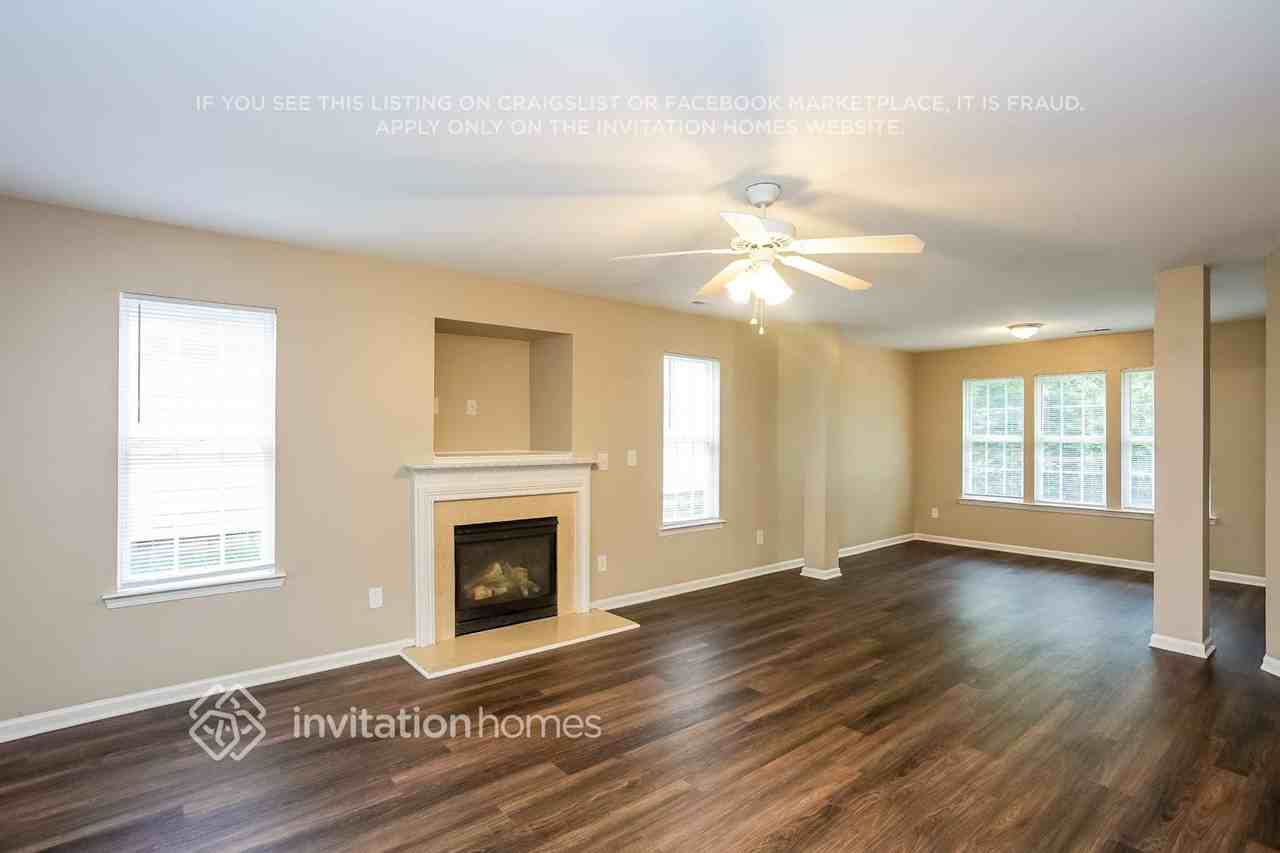 109 Newport Dr - Photo 5 of 18